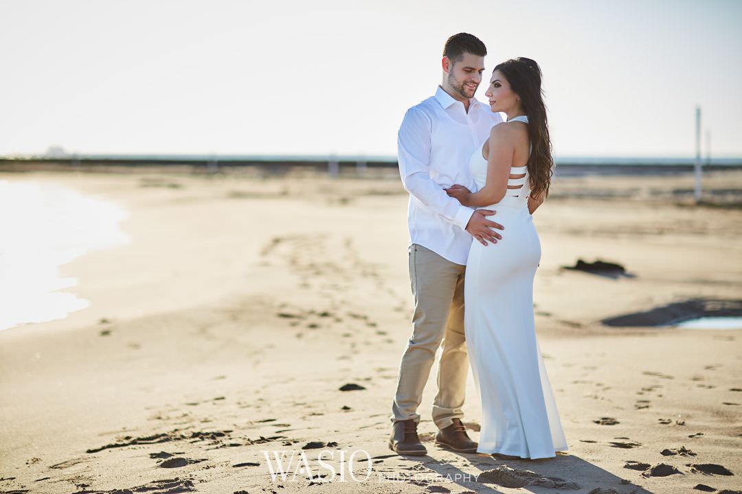 04-chicago-engagement-sunrise-beach-wedding Chicago Sunrise Engagement Session - Sara + Peter