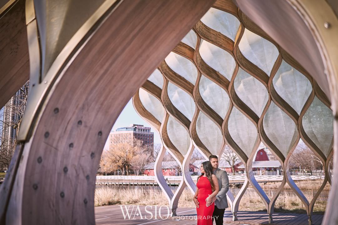 09-chicago-engagement-sunrise-honey-comb Chicago Sunrise Engagement Session - Sara + Peter