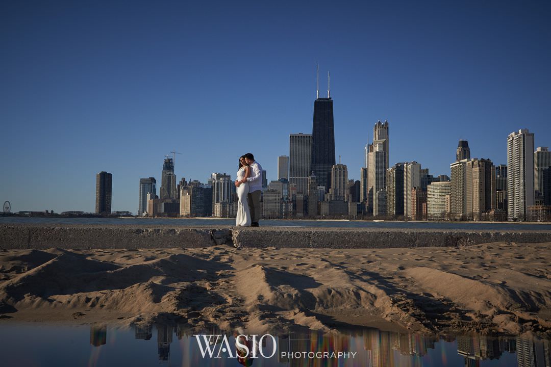 13-chicago-engagement-sunrise-beach-skyline Chicago Sunrise Engagement Session - Sara + Peter