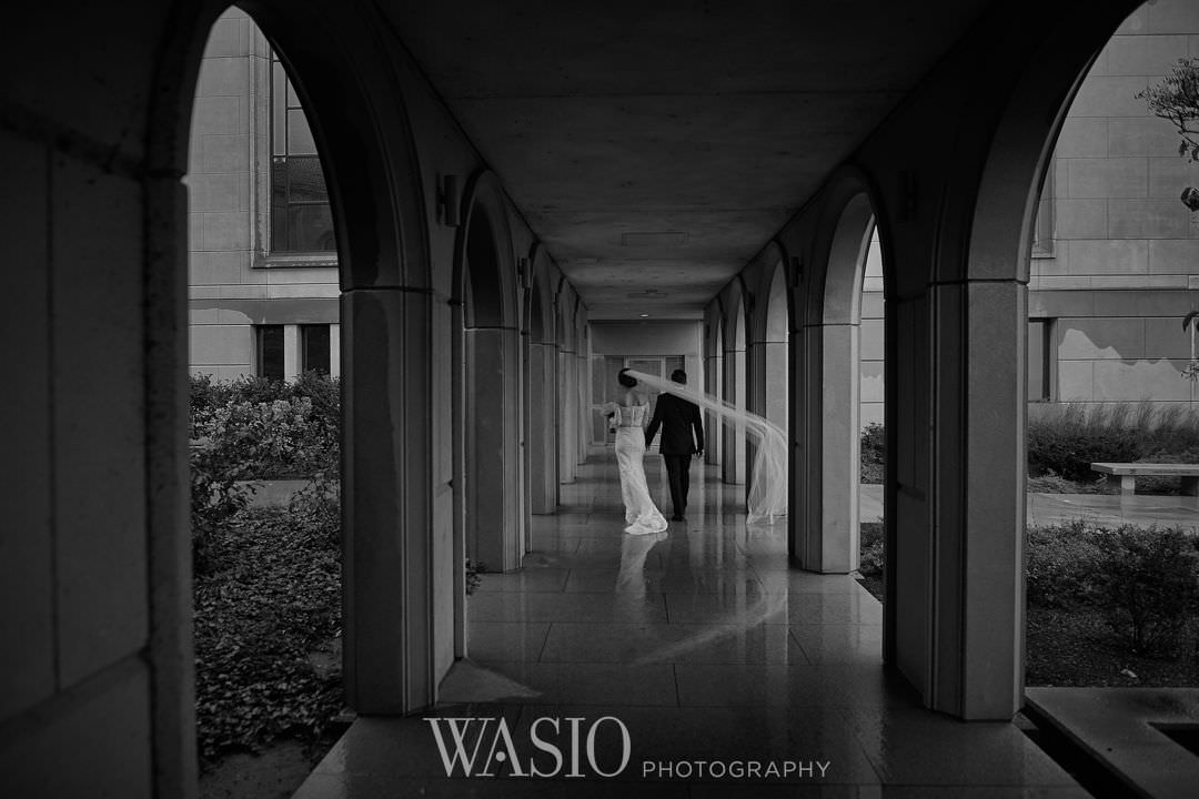 32-chicago-trump-tower-wedding-river-loyola-church-rain Chicago River Roast Wedding - Joanna + Mateusz