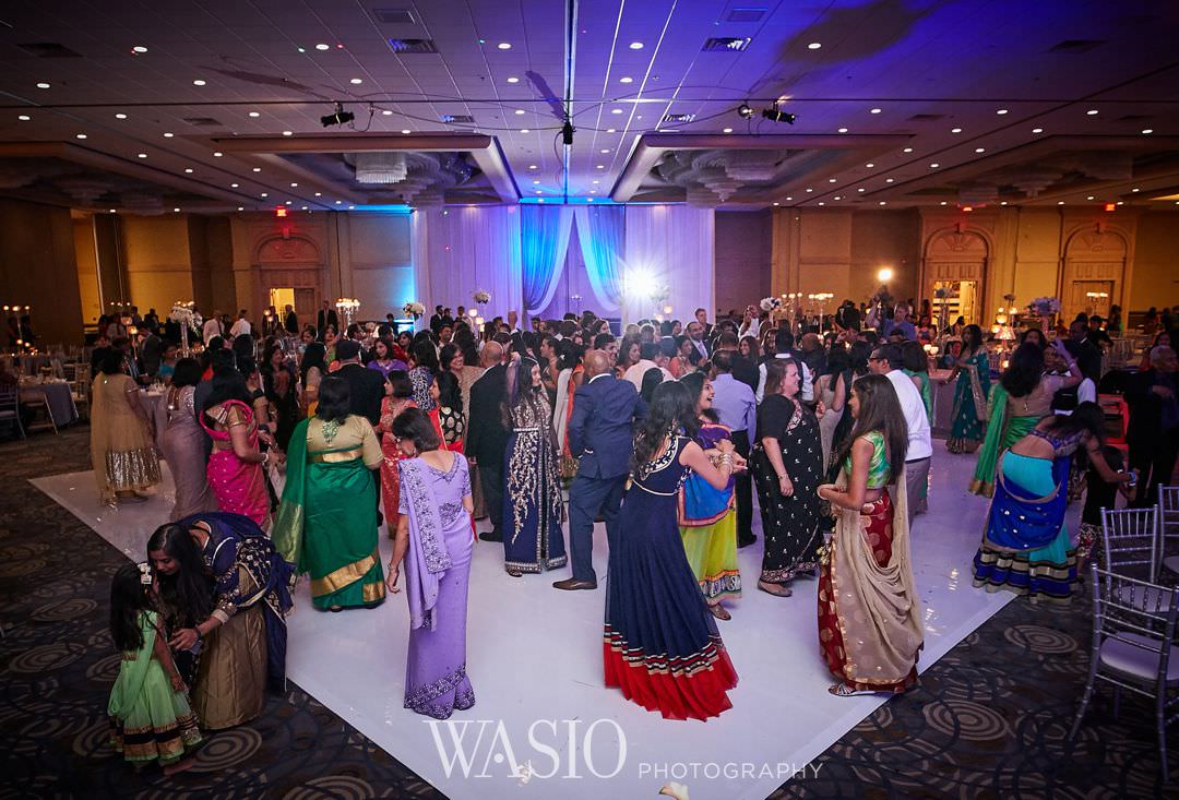 43-Indian-wedding-chicago-rosemont-party-dancing Indian Wedding at Rosemont Convention Center - Arya and Arpit
