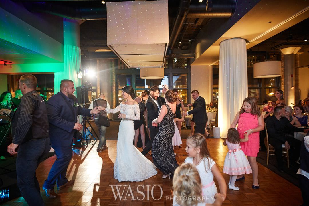 47-chicago-trump-tower-wedding-river-roast-reception- Chicago River Roast Wedding - Joanna + Mateusz