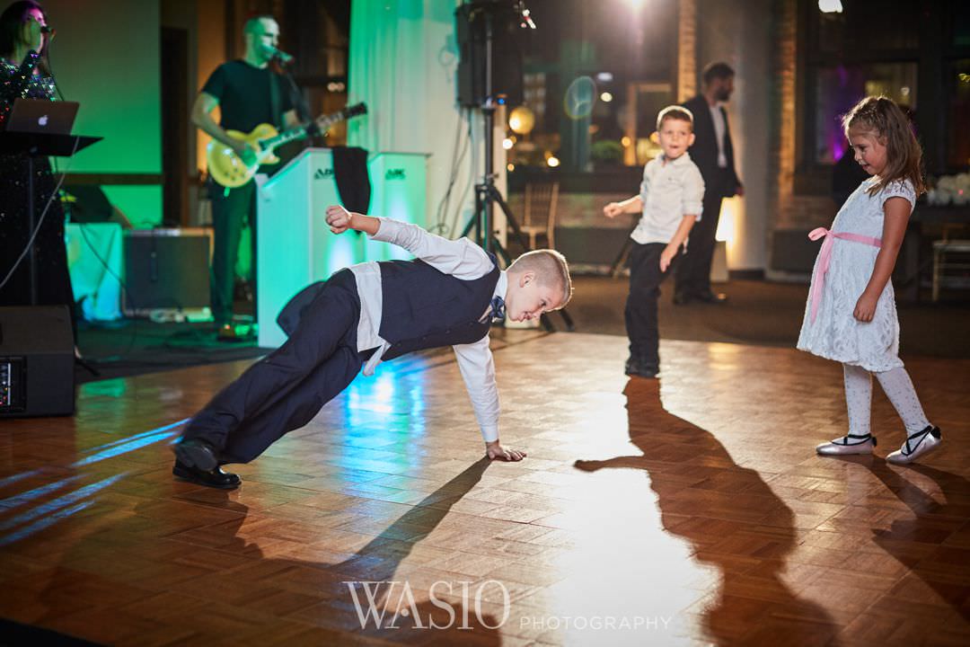 48-chicago-trump-tower-wedding-river-party-river-roast Chicago River Roast Wedding - Joanna + Mateusz