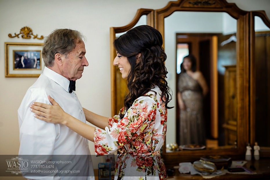 Chciago-Greek-Wedding-Venutis-0383-bride-flower-rober-emotional-grandfather-931x620 Greek Wedding at Venuti's - Tanya + Nick
