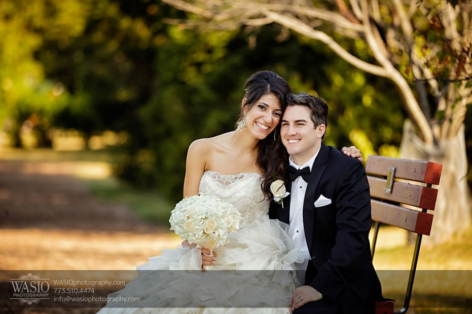 Chciago-Greek-Wedding-Venutis-0392-romantic-portrait-bride-groom-park-931x620 Greek Wedding at Venuti's - Tanya + Nick