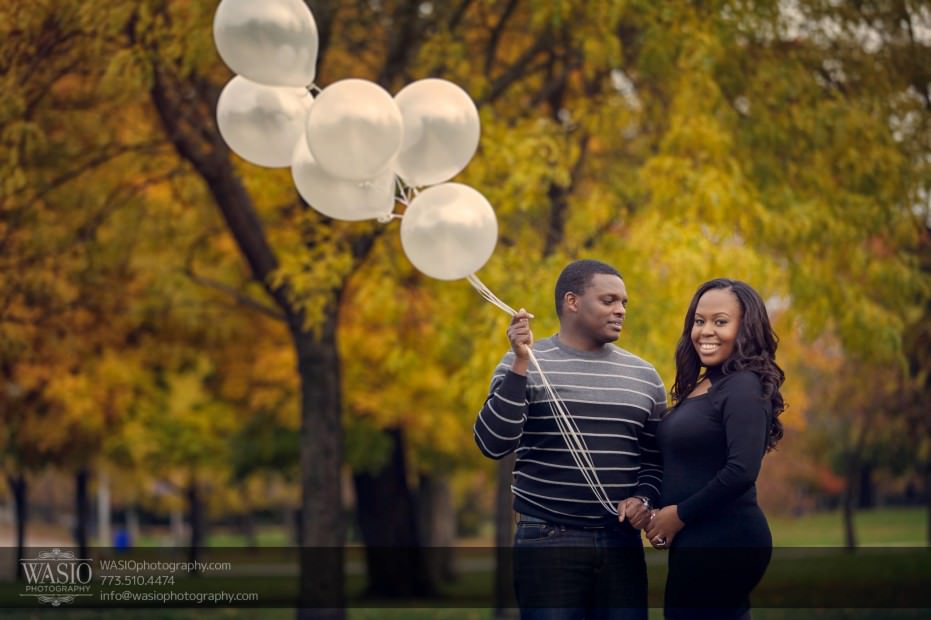 Chicago-Engagement-Pictures-park-balloons-love_74-931x620 Chicago Engagement Pictures - Laura + James