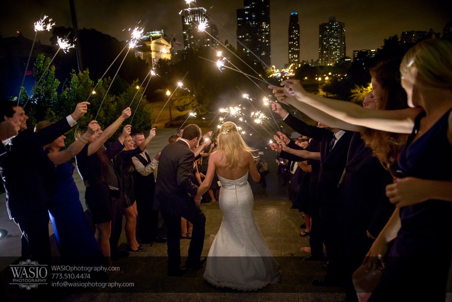 Chicago-Shedd-Aquarium-Wedding-Photography_046-931x621 Chicago Shedd Aquarium Wedding - Caitlin & Andres