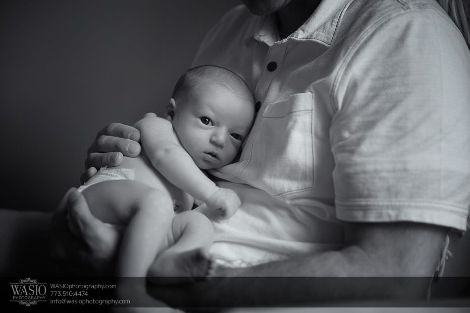 Chicago-newborn-photography-black-white-cuddling-father-son-12 Chicago Newborn Photography - Edward
