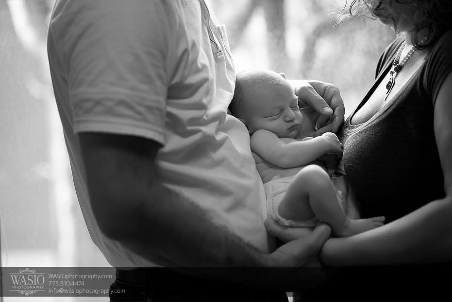 Chicago-newborn-photography-memories-special-moments-baby-parents-black-white-photos-14 Chicago Newborn Photography - Edward