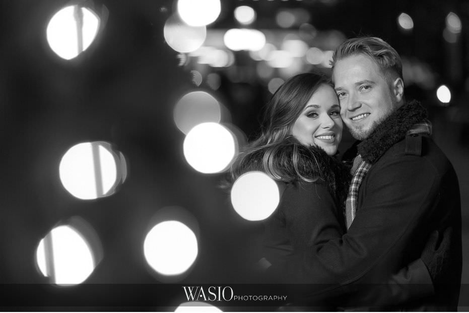 evening-engagement-photos-black-white-photo-Christmas-lights-romantic-cozy-couples-portrait-San-Diego-California-62 Evening Engagement Photos - Izabela and Marcin