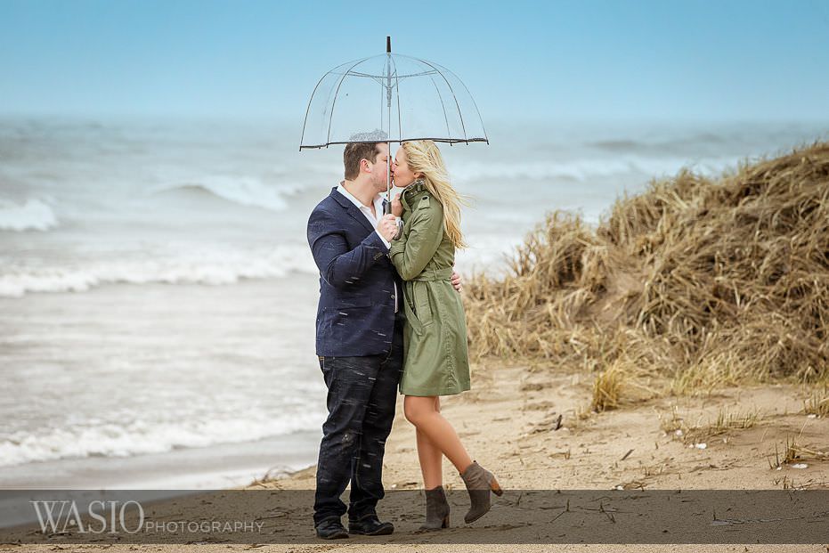 surprise-beach-proposal-windy-kiss-62 Surprise Beach Proposal - Paula + Josh